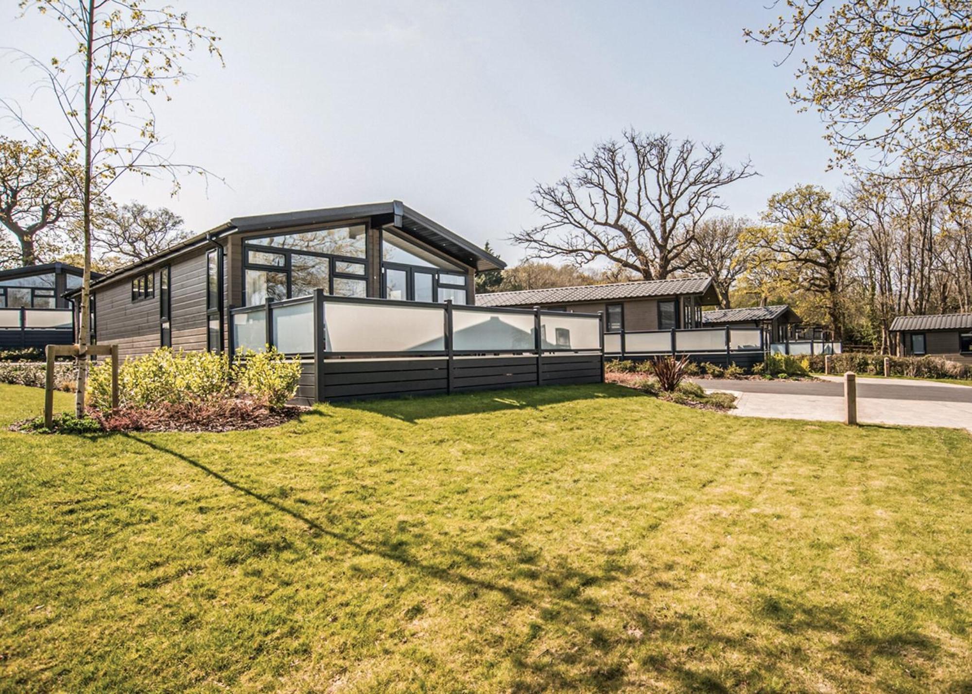 Woodside Coastal Retreat Hotel Fishbourne  Exterior photo